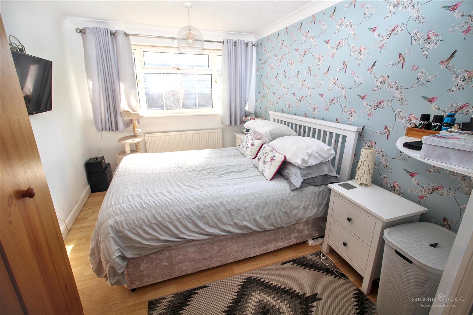 Bromley Walk, Tilehurst, Reading